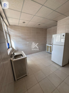 Modern Home with 4 Bedrooms in Zhyan Image 3