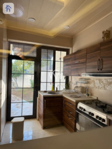 Spacious House with 6 Bedrooms Image 11