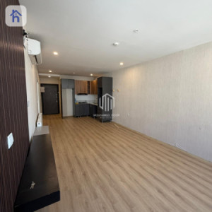 Modern 1BR Apartment in White Towers image 2