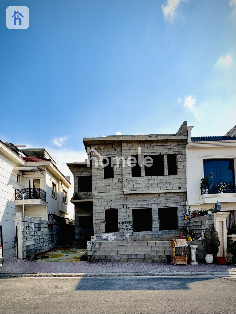 Spacious House in Hiwa City