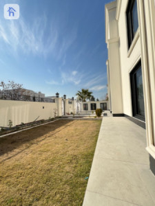 Modern House in Ganjan City image 2