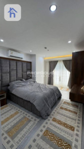 Spacious Apartment with Stunning Views Image 4