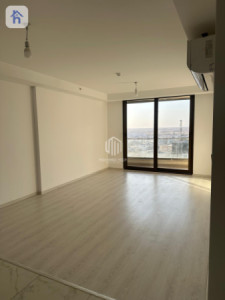 شوقەیەکی مۆدێرن بۆ یەک ژووری نوستن لە تاوەرەکانی ئیمپایەر پیرڵ image 2