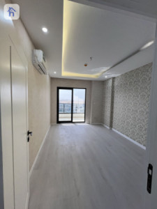 Bright and airy apartment in a prime location Image 3