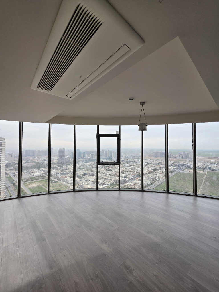 Spacious Apartment with High Floor