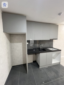 Bright and airy apartment in a prime location image 2