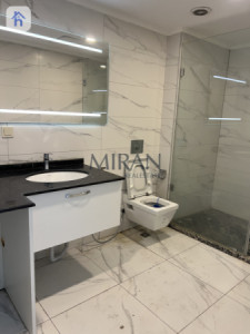 Spacious Apartment in Star Towers Image 11