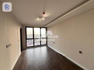 Elegant 2-BR Apartment with Terrace Image 9