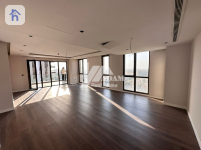 Elegant 4-Bedroom Apartment with Balcony Image 4