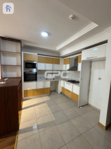 Spacious Apartment with Open Layout Image 3