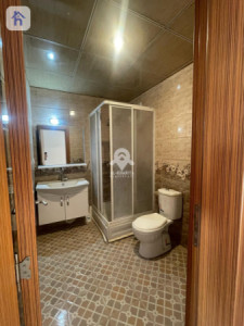 Modern Apartment image 7
