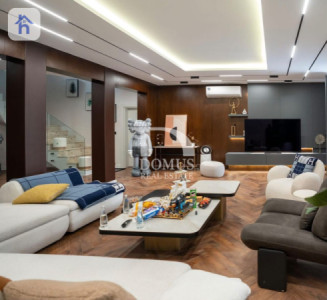 Family Home with Elegant Design image 5