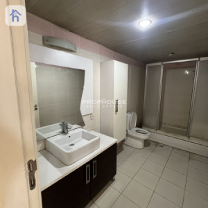 Elegant 3 BR Apartment with Ample Space Image 11