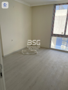 Spacious Apartment Image 3