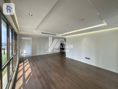 Modern Apartment image 5