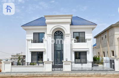 Luxury House image 1