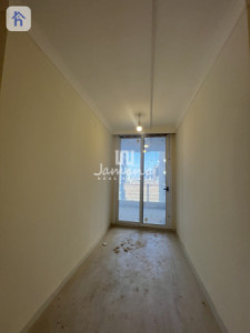 Spacious Apartment with Modern Design Image 5
