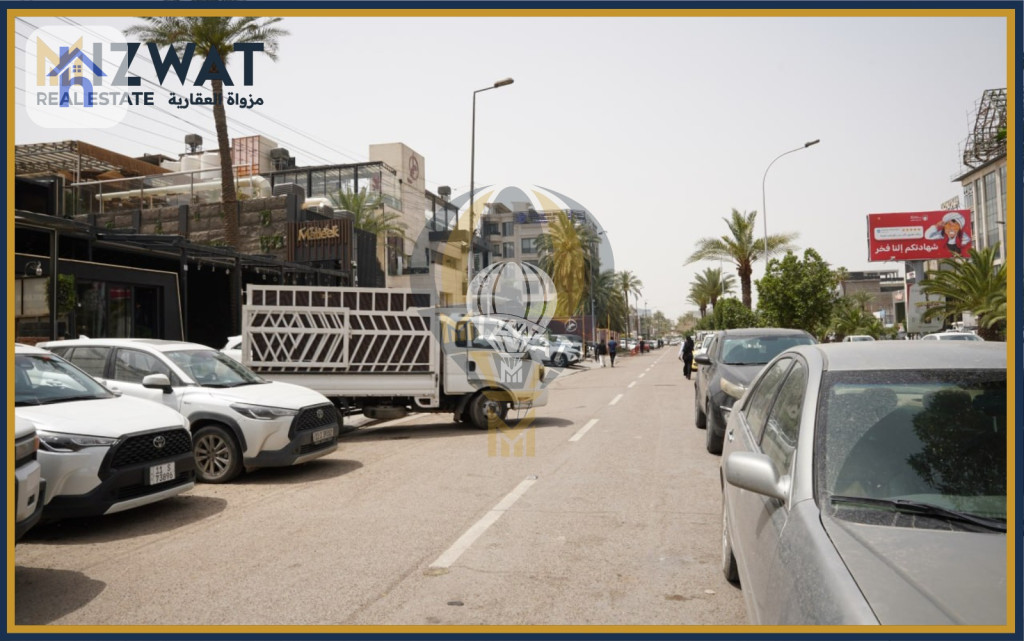 Spacious Restaurant in Yarmouk City Resim 3