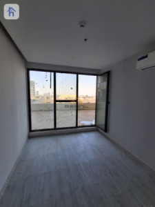 Modern Apartment with 3 Bedrooms image 4