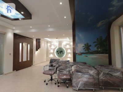Spacious Commercial House in English Village Image 3