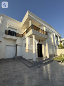 Modern House image 3