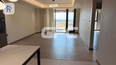 Modern Apartment image 4