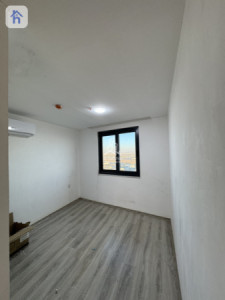 Spacious Apartment with Stunning View Image 5