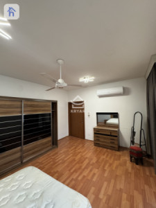 Spacious 5-Bedroom House in Italian Village 1 image 11