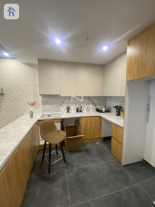 Elegant 1-bedroom in prime location image 2