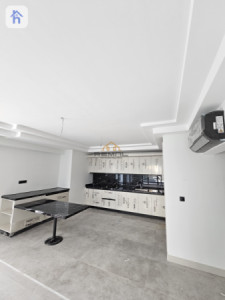 Modern 2-Bedroom Apartment in Rami Towers Resim 6