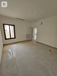Modern Family Home with Multiple Rooms Resim 13