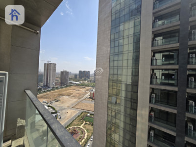 Elegant High-Rise Living Space image 2