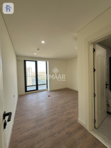 Bright 4-Bedroom Apartment image 3