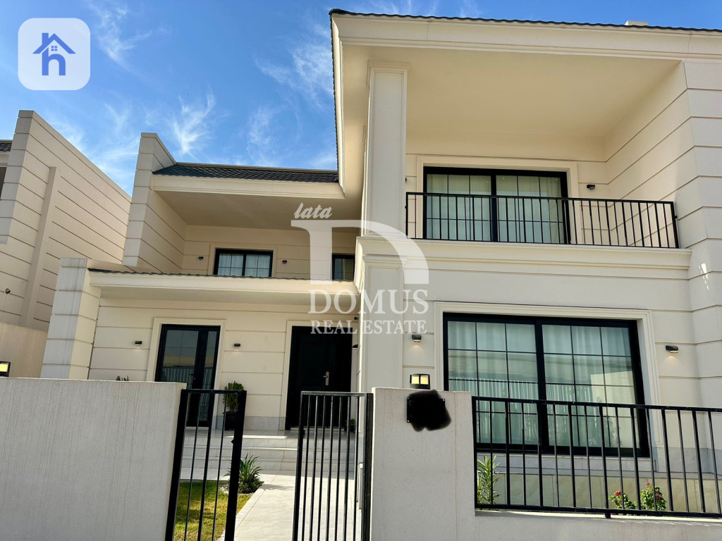 Spacious Family Home in Mass Hills