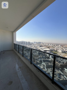 Modern Furnished Apartment in Queen Tower image 8