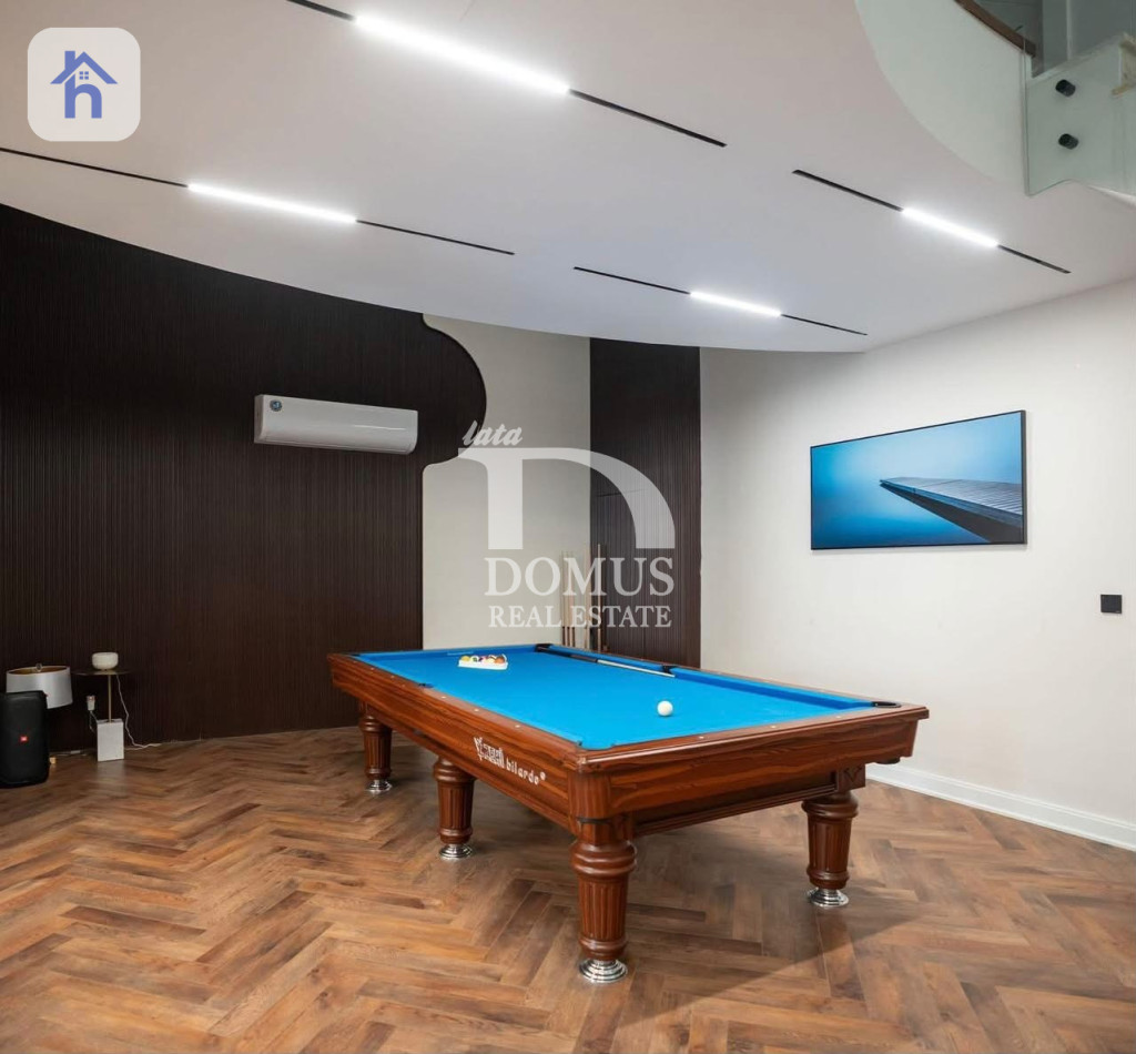 Family Home with Elegant Design Image 8