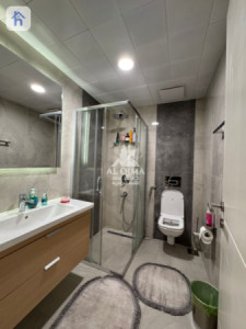 Modern 2-Bedroom Apartment in Empire Square image 4