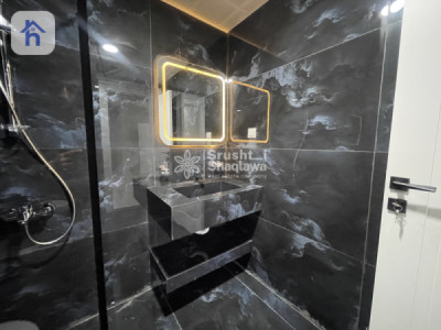 Spacious 2 Bedroom Apartment with Stunning Views Image 9