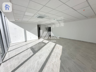 مكتب حديث في موقع مميز صورة 6