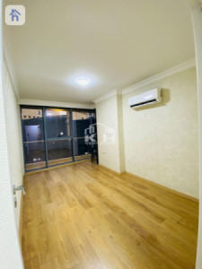 Studio Apartment Image 6