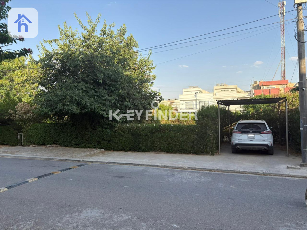 House Opposite Garden — 4