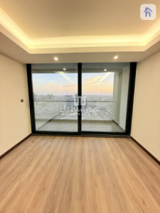 Modern One-Bedroom Apartment Image 8