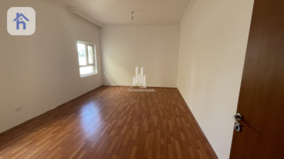 Spacious house in Italian Village 1 Image 10