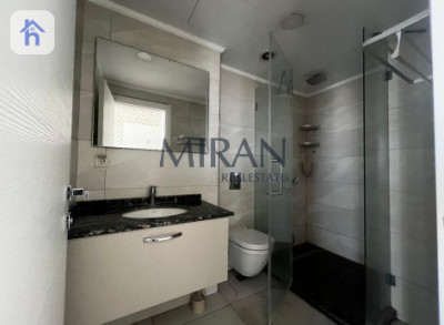 Spacious Apartment with 3 Bedrooms Image 7
