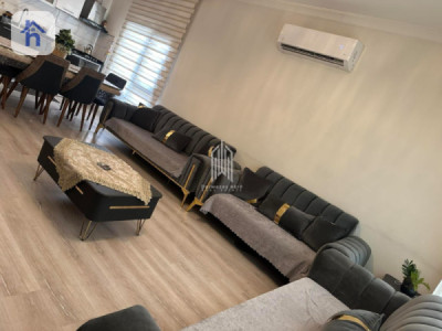Modern Apartment with 2 Bedrooms Image 3