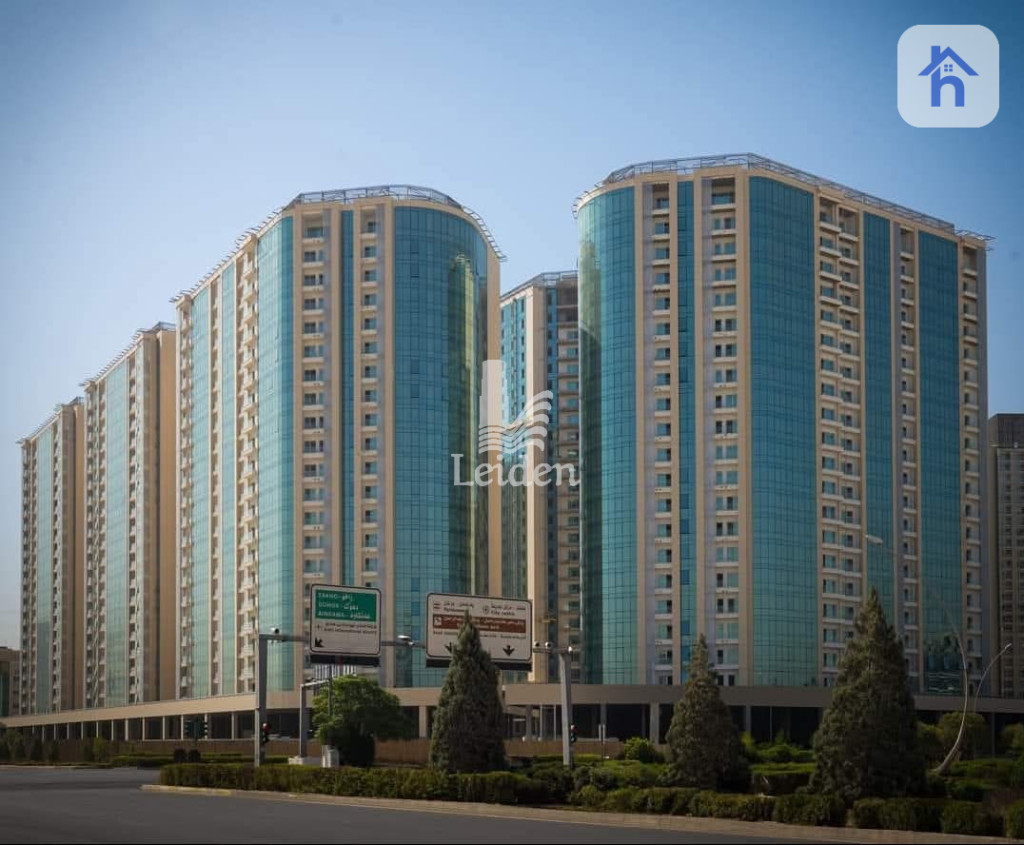 Spacious Apartment in Empire Square