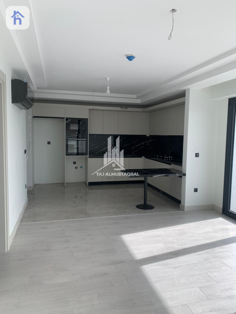 شوقەیەکی نایاب لەگەڵ دیمەنی شار