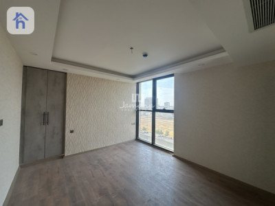 Elegant 3-Bedroom Apartment in Sky Towers Image 8