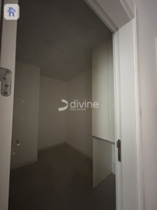 Luxurious Apartment in Prime Location image 2