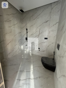 Modern Property with Ample Space Resim 9